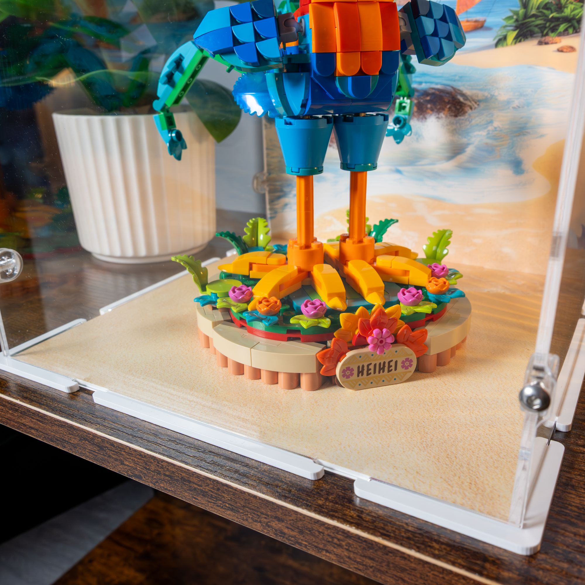 Disney Heihei Display Case for LEGO 43272