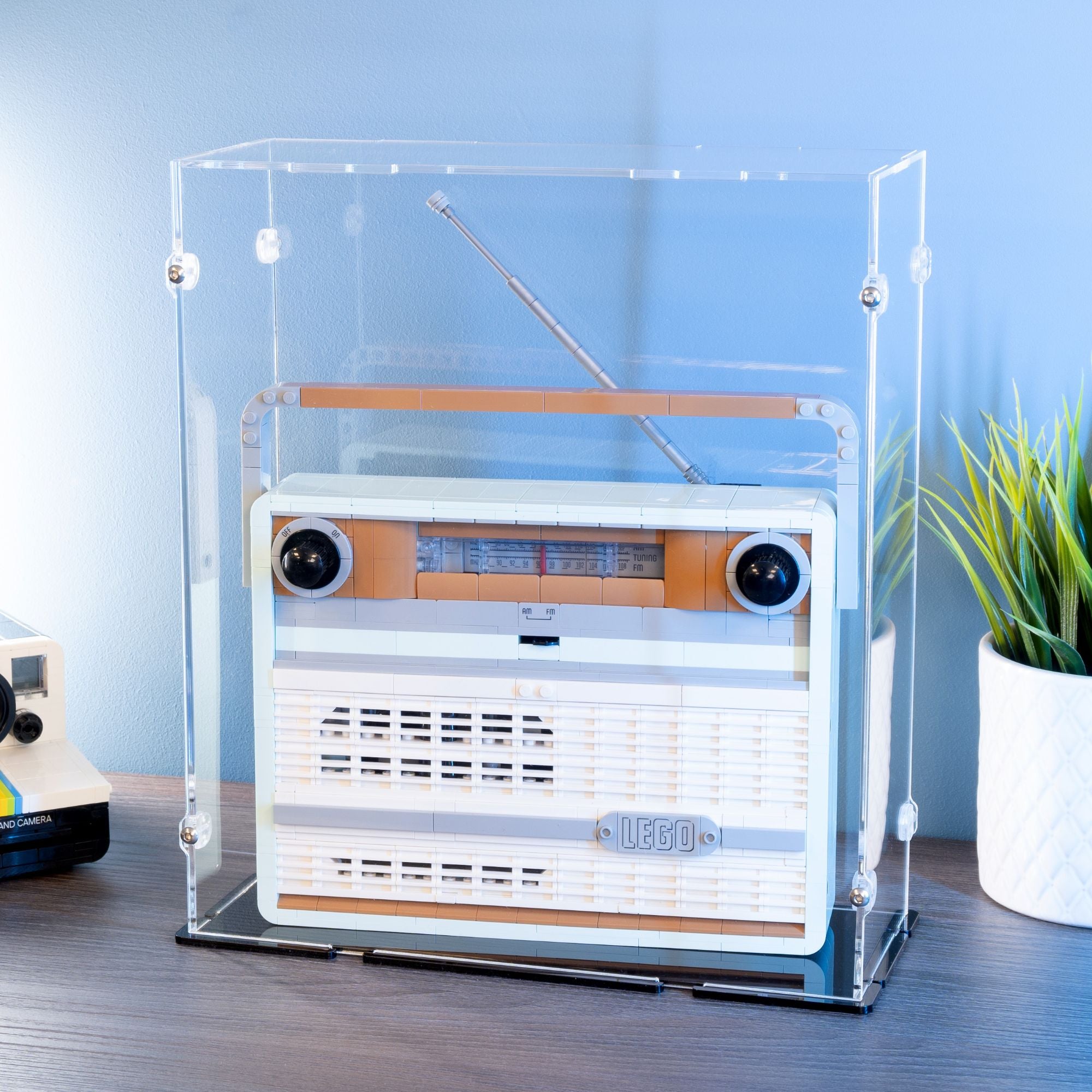 Retro Radio Display Case for LEGO 10334