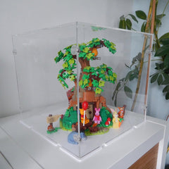 Winnie the Pooh (Closed) Display Case for LEGO 21326