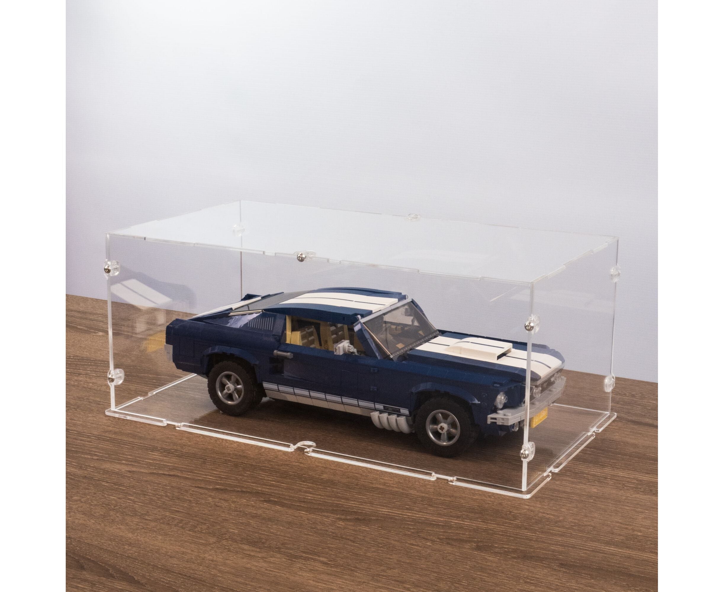 39 x 21 x 16cm Display Case